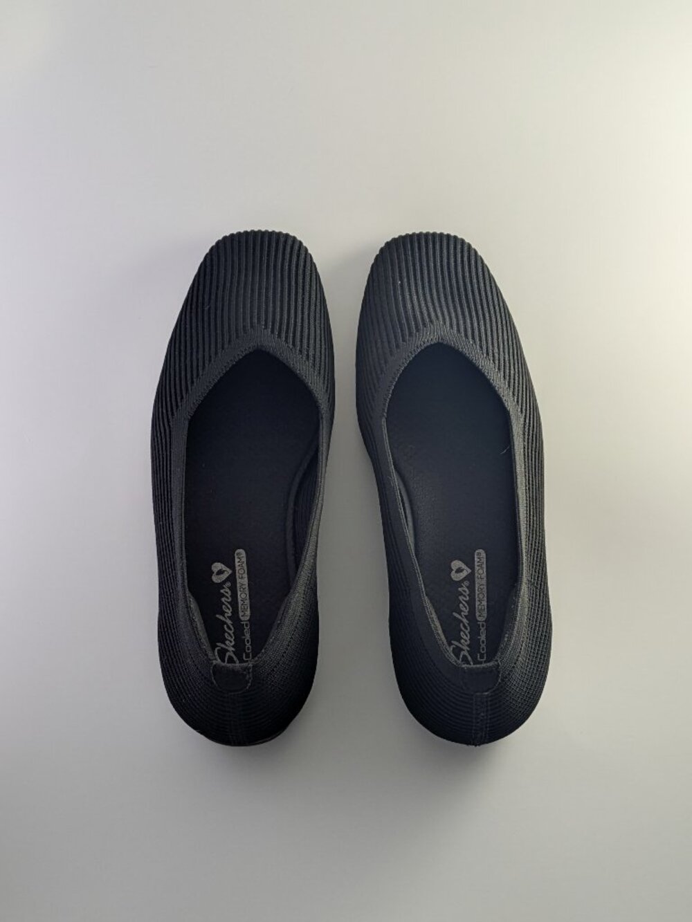 Skechers Cooled Memory Foam WMX Wanderer Black Knit Flats Sz 8